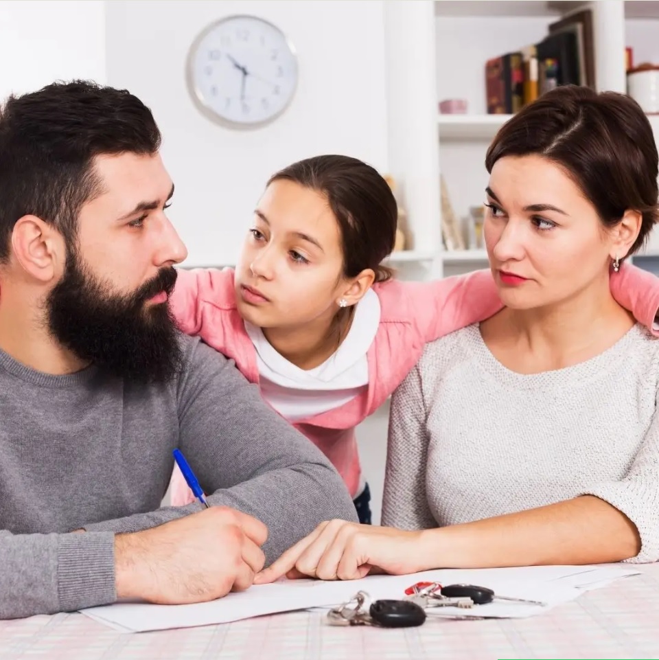 What are some important questions to ask when consulting with a divorce lawyer in North Sydney?